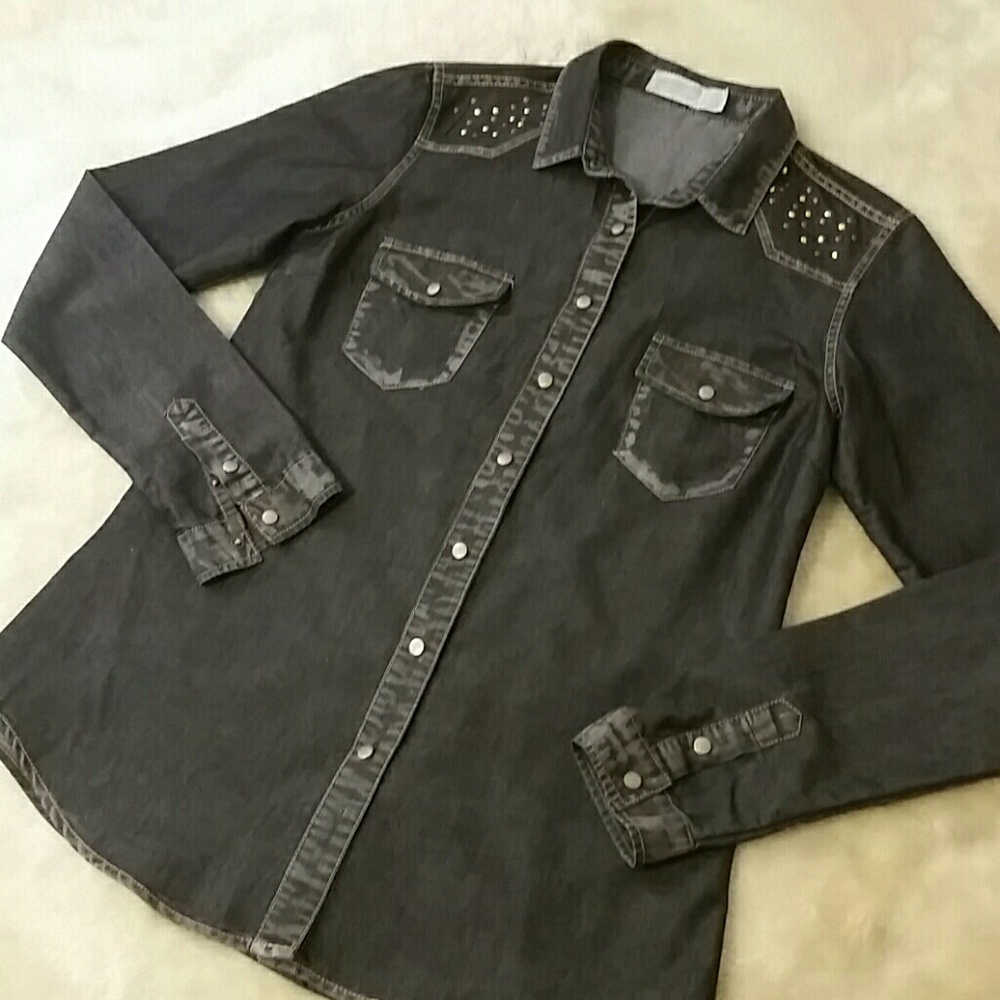Selena Gomez blouse